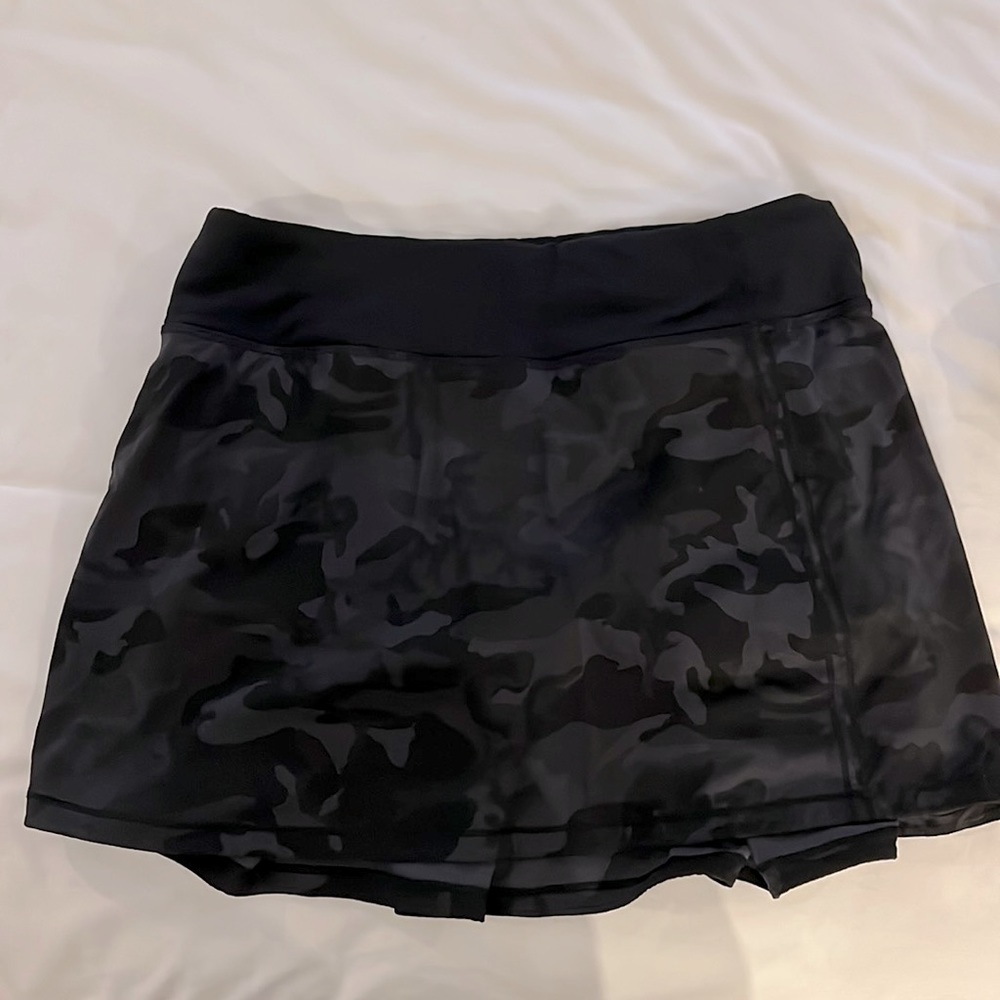 Lululemon Camo Tennis skirt size 6